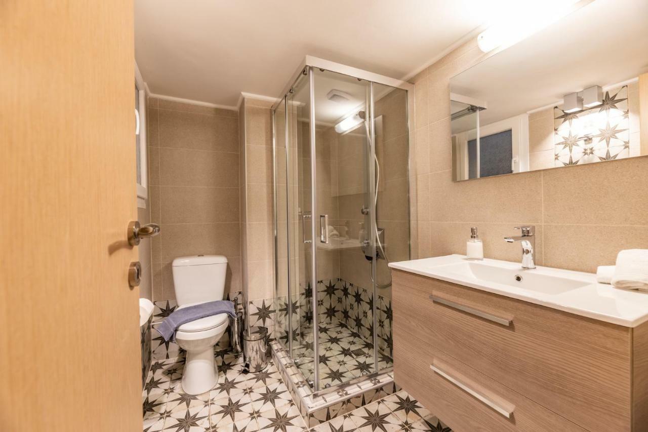 Apartmán Ports Crossroad D Pireus Exteriér fotografie
